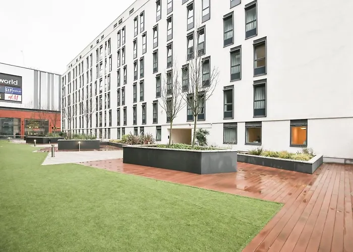 Sterling Court Studio Minutes Away From Wembley Stadium